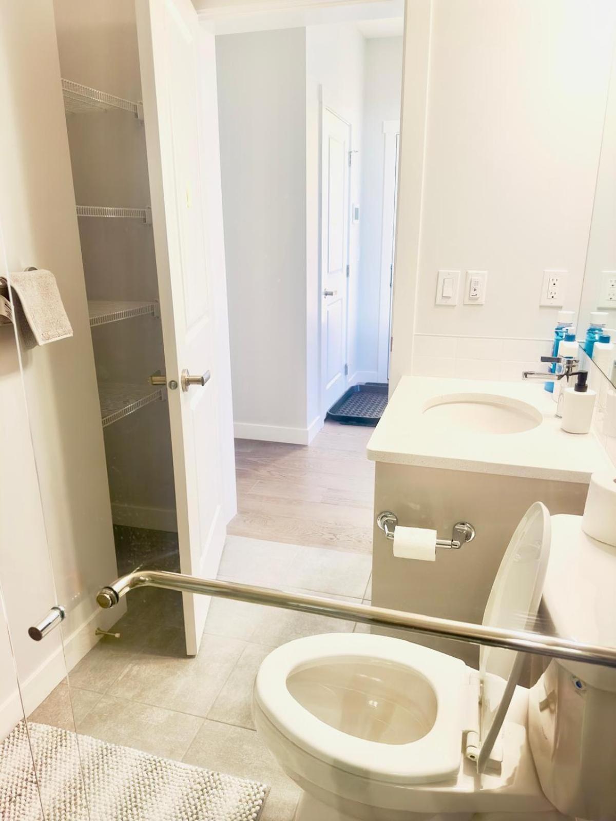 Private Room Minutes To Calgary Airport Yyc, Downtown, Banff Екстер'єр фото